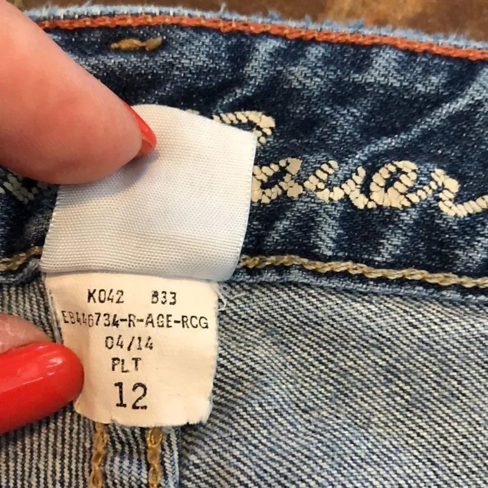 Eddie Bauer Curvy Straight Leg Jeans in Medium Wash size 12